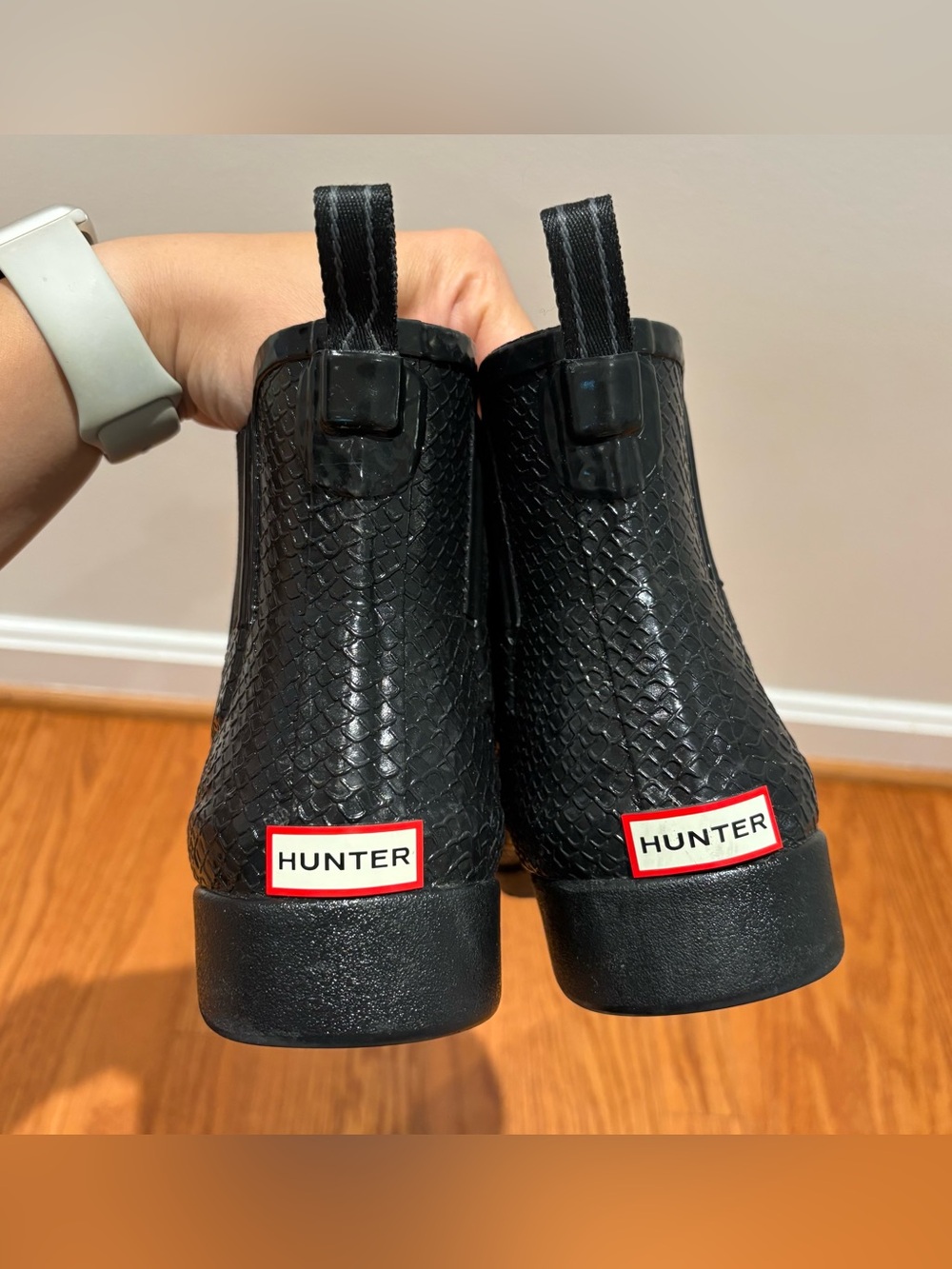 Hunter Refined Slim Fit Scale Chelsea Rain Boots Sz 9 Glossy Textured - Picture 8 of 14